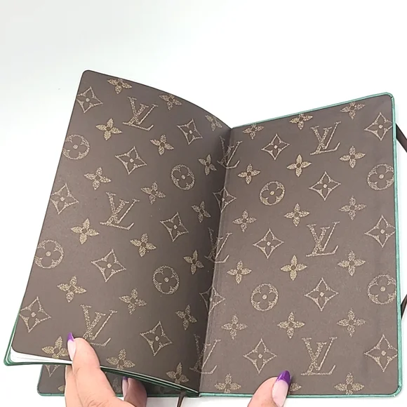 Louis Vuitton × Sun Yitian Printed Notebook MM Bunny - Picture 5 of 9